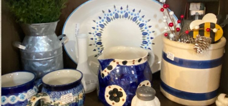 Decorating with Vintage on a Budget Decorating with Vintage on a Budget